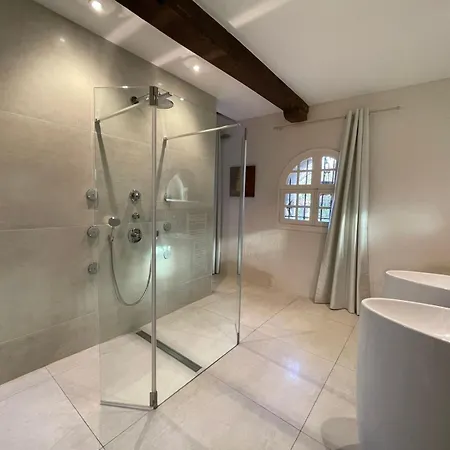 Le Du Vieux Château