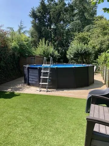 Le Du Vieux Chateau بيت للعطل