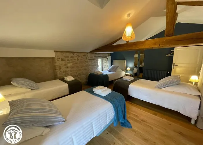 Le Du Vieux Chateau بيت للعطل *