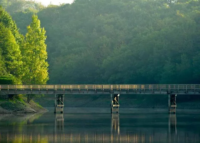 Le Du Vieux Chateau بيت للعطل Poiroux