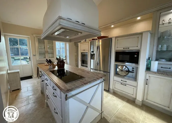 Le Du Vieux Chateau بيت للعطل *