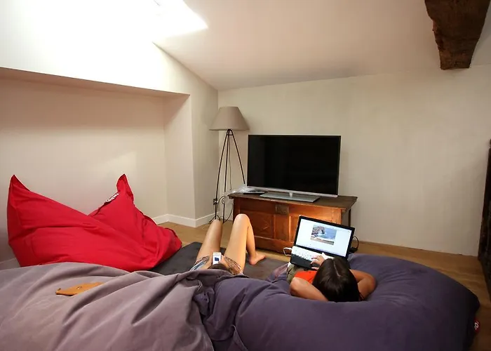 Le Du Vieux Chateau بيت للعطل Poiroux